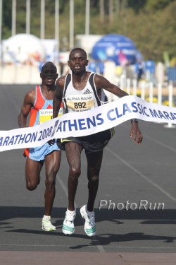 Paul Lekuraa outsprints Julius Kiprotich for the win. © www.photorun.net 