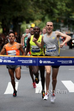 Andy Baddeley won the Fifth Avenue Mile in a close finish in New York. © www.photorun.net