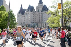 Over 30,000 runners stood on the starting line this weekend in Ottowa. © www.photorun.net