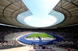 The Olympic Stadium in Berlin can seat more than 74,000 spectators. © www.photorun.net