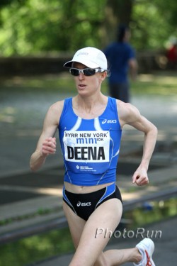 Deena Kastor is one of the favorites at the 2009 Chicago Marathon. © www.photorun.net