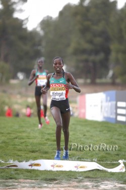 Florence Kiplagat, seen here winning the 2009 World Cross Country title in Amman (Jordan), is the new World Half-Marathon champion. © www.photorun.net