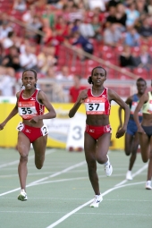 Another thrilling duel between Meseret Defar and Tirunesh Dibaba in Stuttgart. © Victah Sailer