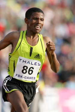 Haile Gebrselassie broke 27 minutes for 10,000m in his first track race in three years. © www.photorun.net