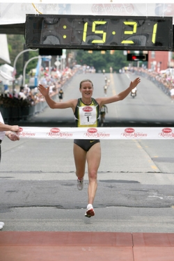Benita Johnson triumphs in Albany. © www.photorun.net