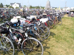 newspicn695 One of many bike parking lots. © private