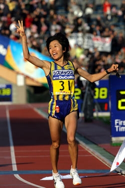 Mizuki Noguchi celebrates a triumphal return in Tokyo. © www.photorun.net