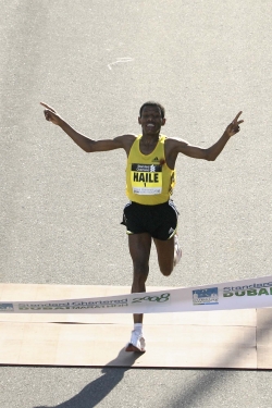 newspicn856 Haile Gebrselassie ran the second fastest marathon in history in Dubai. © Courtesy of Dubai Marathon