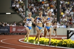 On their way to Beijing: Shalane Flanagan, Kara Goucher and Amy Yoder Begley in Eugene. ©&nbsp;www.photorun.net