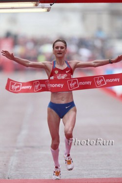 Liliya Shobukhova took first place in the women’s race. © www.photorun.net
