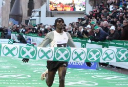 Edwin Soi wins in Bolzano, Italy. © BOclassic / live-style.it