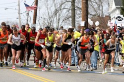 Start to the 2009 Boston Marathon. © www.photorun.net