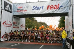 The start of the Berlin Marathon. © www.photorun.net
