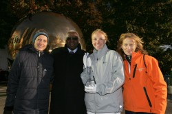 Grete with IAAF-president Lamine Diack, marathon world-record holder Paula Radcliffe, and Mary Wittenberg (from left) in New York. © www.photorun.net Grete with IAAF-president Lamine Diack, marathon world-record holder Paula Radcliffe, and Mary Wittenberg (from left) in New York. © www.photorun.net
