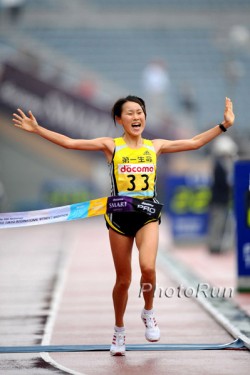 Yoshimi Ozaki wins the Tokyo Marathon. © www.photorun.net 