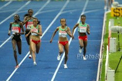 An exciting finish at the women's 10,000m final. © www.photorun.net