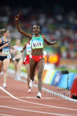 Tirunesh Dibaba set an Olympic record while winning gold in the 10,000m. © www.photorun.net