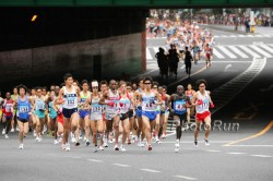The winds were a major factor for the elite field at the Tokyo Marathon. © www.photorun.net