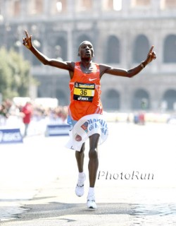 Entered as a rabbit, finished as a winner—Benjamin Kiptoo wins in Rome. © www.photorun.net