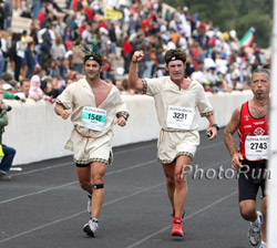 Greek gods finish triumphantly in the Athens Marathon. © www.photorun.net