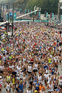 Thousands are on Chicago’s roads. © www.PhotoRun.net