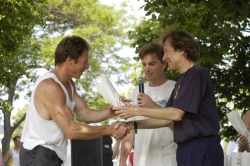 Rodgers with fellow runners at the New England Mile, Portland, Maine, June 2006.