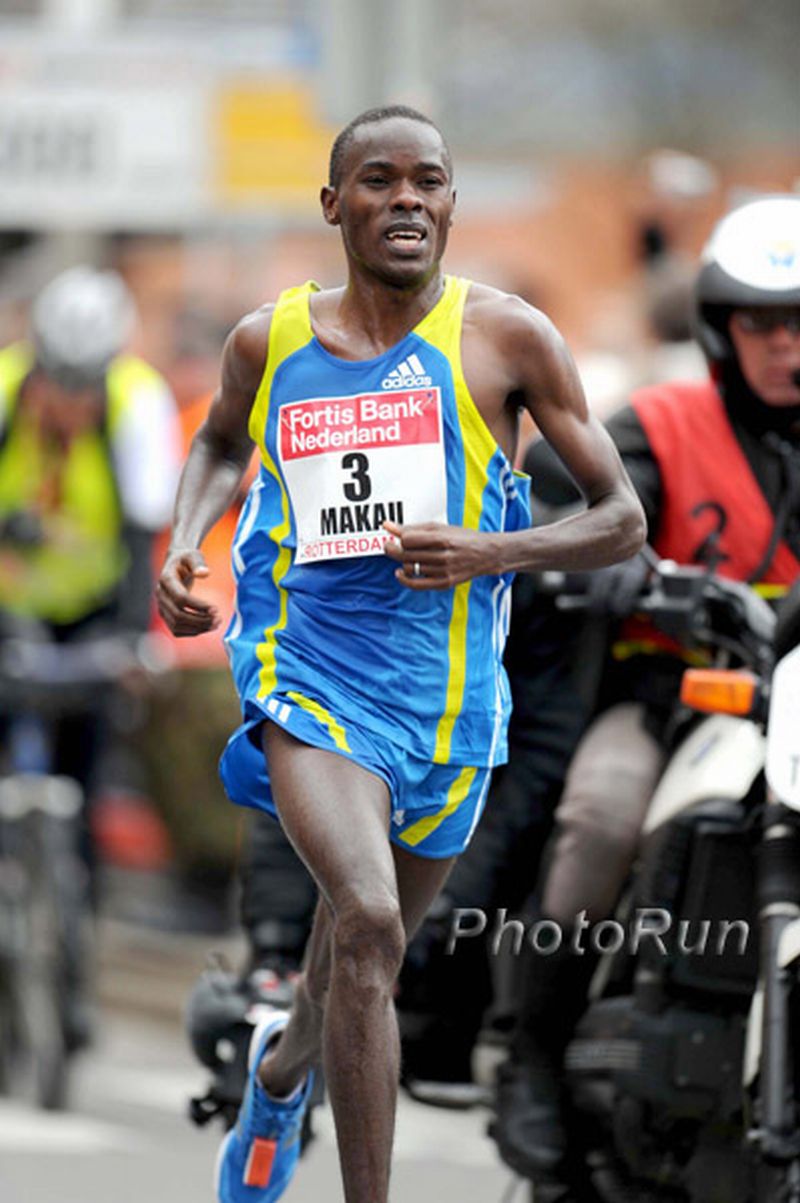 Patrick Makau on his way to victory at the Rotterdam Marathon. © www.photorun.net