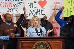 Anne Mahlum was recently chosen as a CNN hero of  the year. Here she is with Back on My Feet members  and the mayor of Philadelphia. © All photos are courtesy of Back on My Feet