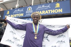 Robert K. Cheruiyot after his Boston Marathon triumph. © www.photorun.net