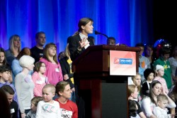 Uta applauds the children, the parents and the amazing fund raisers for their strength and perseverance. © Courtesy of Dana-Farber Cancer Institute (photography by Justin Knight)