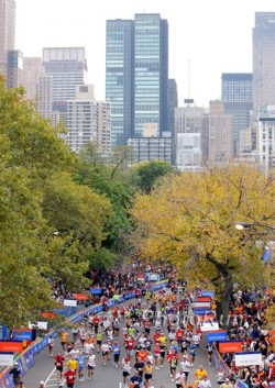 … and the New York Marathon will have approximately 45,000 runners at the starting line on November 1. © www.PhotoRun.net