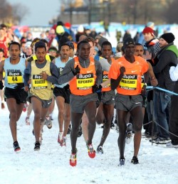 Eliud Kipchoge, Titus Mbishei and Kenenisa Bekele battle for the lead. © Mark Shearman/Athletics Images
