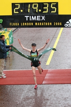 Deena Kastor wins the London Marathon 2006. © www.photorun.net