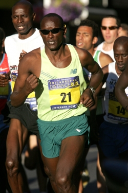 Tom Nyariki, here placing second at the Philadelphia Distance Run, finished first in Boston. © www.photorun.net