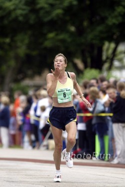 Uta looks forward to the great atmosphere at the Bellin Run each year. © www.PhotoRun.net