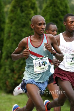 KIMbia’s John Yuda dominated the race from the start at the 33rd annual Bellin Run. © Courtesy KIMbia Athletics