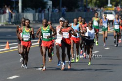 Stephen, seen here in front to the right, proved in Russia that he deserves a place among Marathon greats. © www.PhotoRun.net