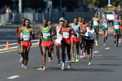 Stephen, seen here in front to the right, proved in Russia that he deserves a place among Marathon greats. © www.PhotoRun.net