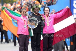 Buzunesh Deba, Rita Jeptoo, and Jelena Prokopcuka. © www.PhotoRun.net