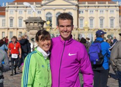 Arne Gabius and Uta Pippig at the ASICS 10K in Berlin in October 2015. © www.PhotoRun.net