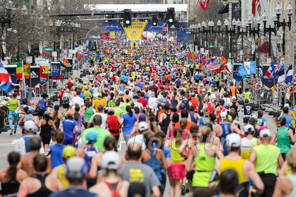 On their way to the Finish Line... © www.PhotoRun.net