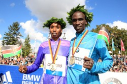 Gladys Cherono and Eliud Kipchoge are the winners of the 42nd BMW Berlin Marathon. © www.PhotoRun.net