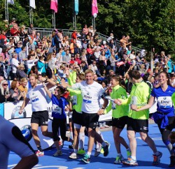 The ‘RTL-Spendenmarathon’ relay team with Uta in Berlin last. © Michael Reger