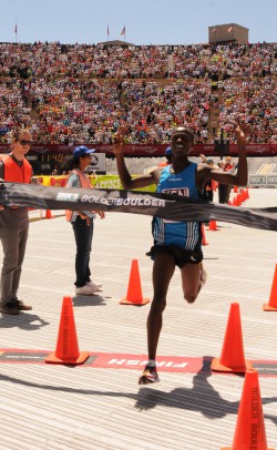 Allan triumphed in Folsom Stadium. © Angel Canaan, USA-TN Photographer