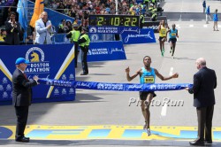 Lelisa Desisa ran to his second marathon victory.  © www.PhotoRun.net