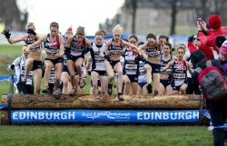 The women’s field was close together on the first lap before Fionnuala Britton (middle, white shirt) took control of the race. © Nova International