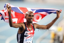 Mo celebrates after the race. © www.PhotoRun.net