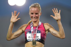 Shalane Flanagan, here after her 10,000m victory at the 2013 USA Outdoor Track and Field Championships, has her hopes set on a fast time. © www.PhotoRun.net