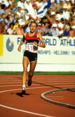 Grete in action during the marathon event at the 1983 World Championships at the Olympic Stadium in Helsinki. Grete won the gold medal. © Getty Images Sport/Tony Duffy