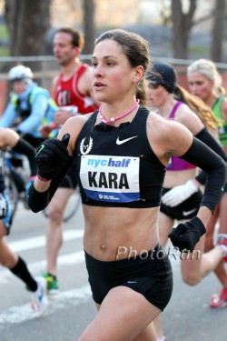 Kara Goucher ran a great pre-Boston tune-up race at the New York Half Marathon. © www.photorun.net